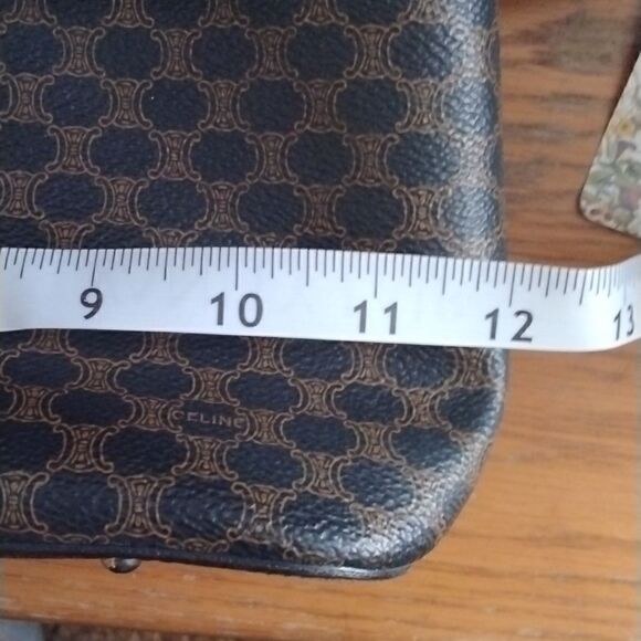 Celine Paris   - Picture 13 of 16